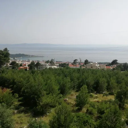 Apartment Amazing With A Terrace Makarska
