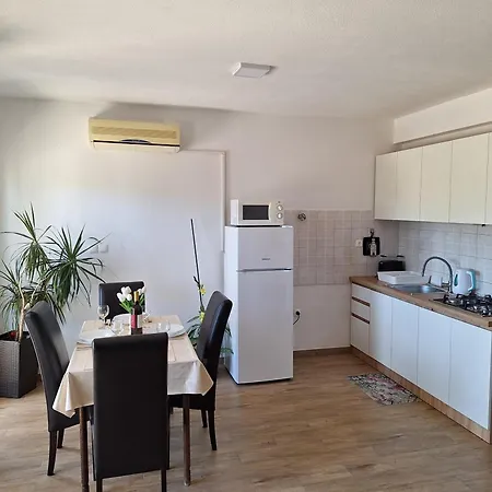 Amazing With A Terrace Apartment *